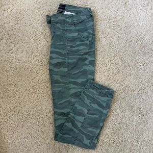 American eagle stretch